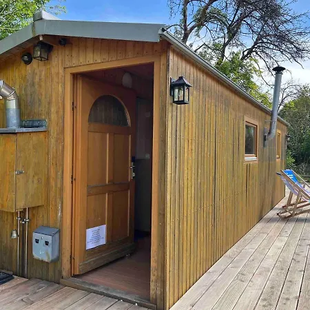 Overnight In A Shepherd's Wagon Tiny House Apartment *