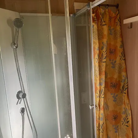 公寓 Overnight In A Shepherd's Wagon Tiny House