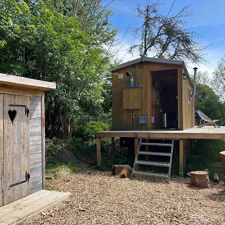 Overnight In A Shepherd's Wagon Tiny House Apartment *